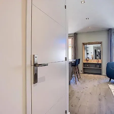 Apartment Le Spectaculaire Moderne Et Raffine, Idealement Situe A Deux Pas Du Palais Et Plages *