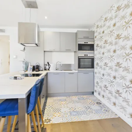 Appartement Le Spectaculaire Moderne Et Raffiné, Idéalement Situé à Deux Pas Du Palais Et Plages