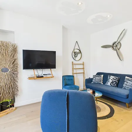 Le Spectaculaire Moderne Et Raffiné, Idéalement Situé à Deux Pas Du Palais Et Plages Apartamento